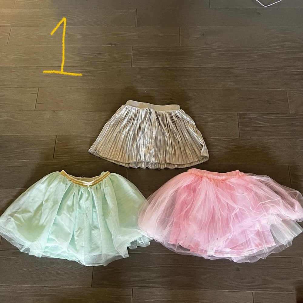 Girls clothes age 5-7years old